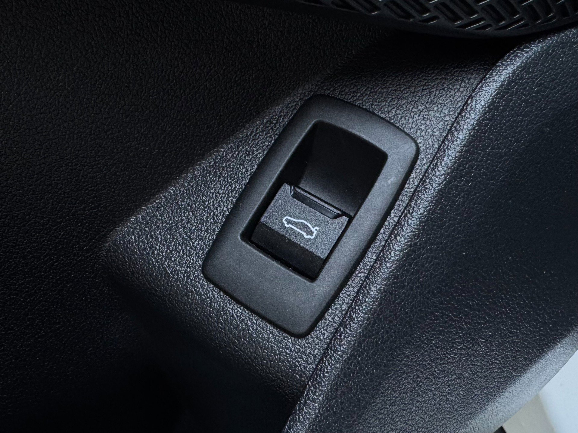 Used 2024 BMW X1 xDrive28i w/ Convenience Package image 89