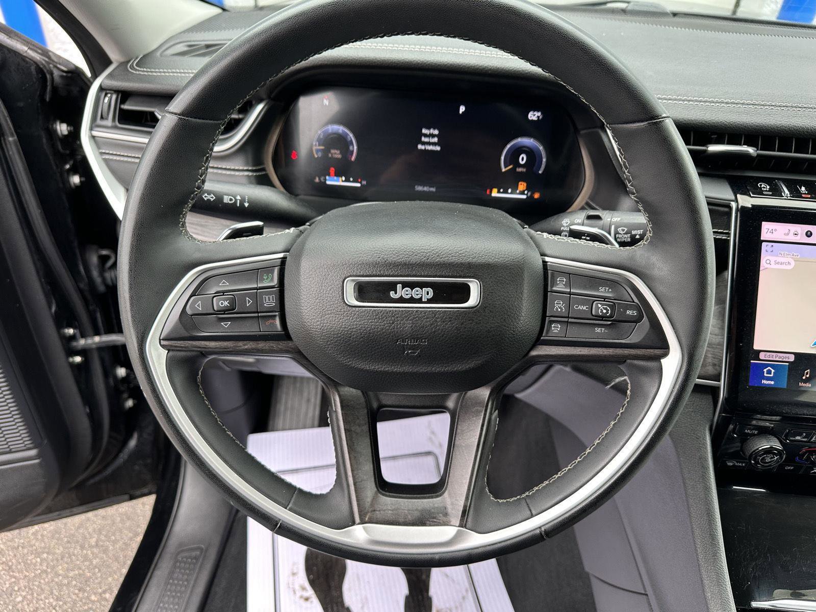 Used 2023 Jeep Grand Cherokee Limited AWD/4WD image 22