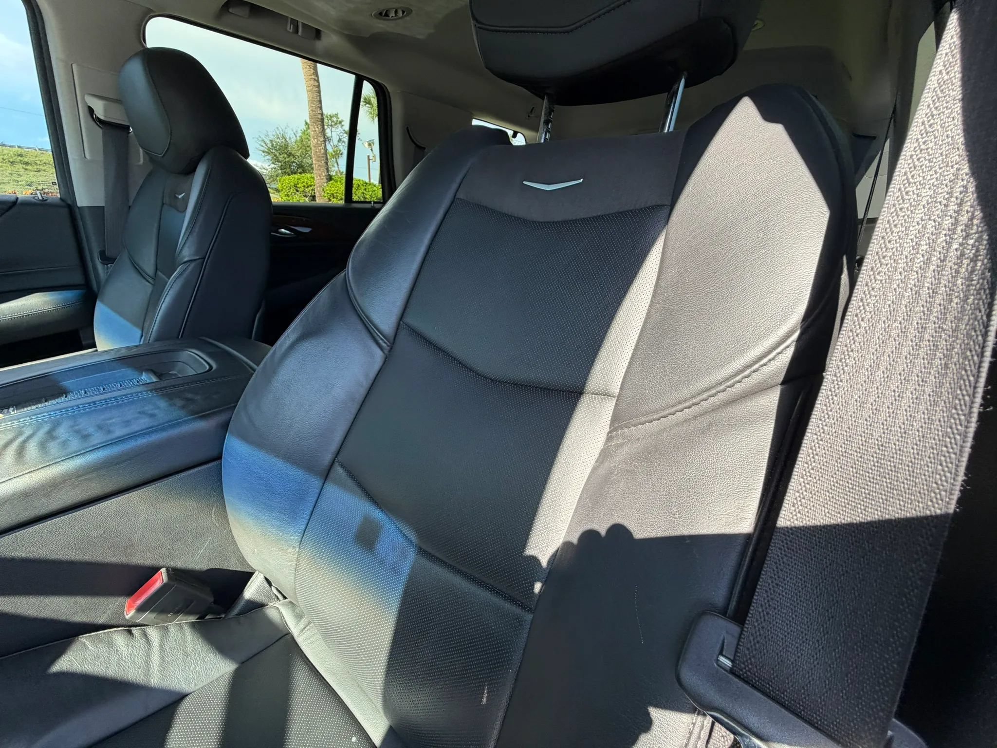 Used 2016 Cadillac Escalade Luxury RWD image 35