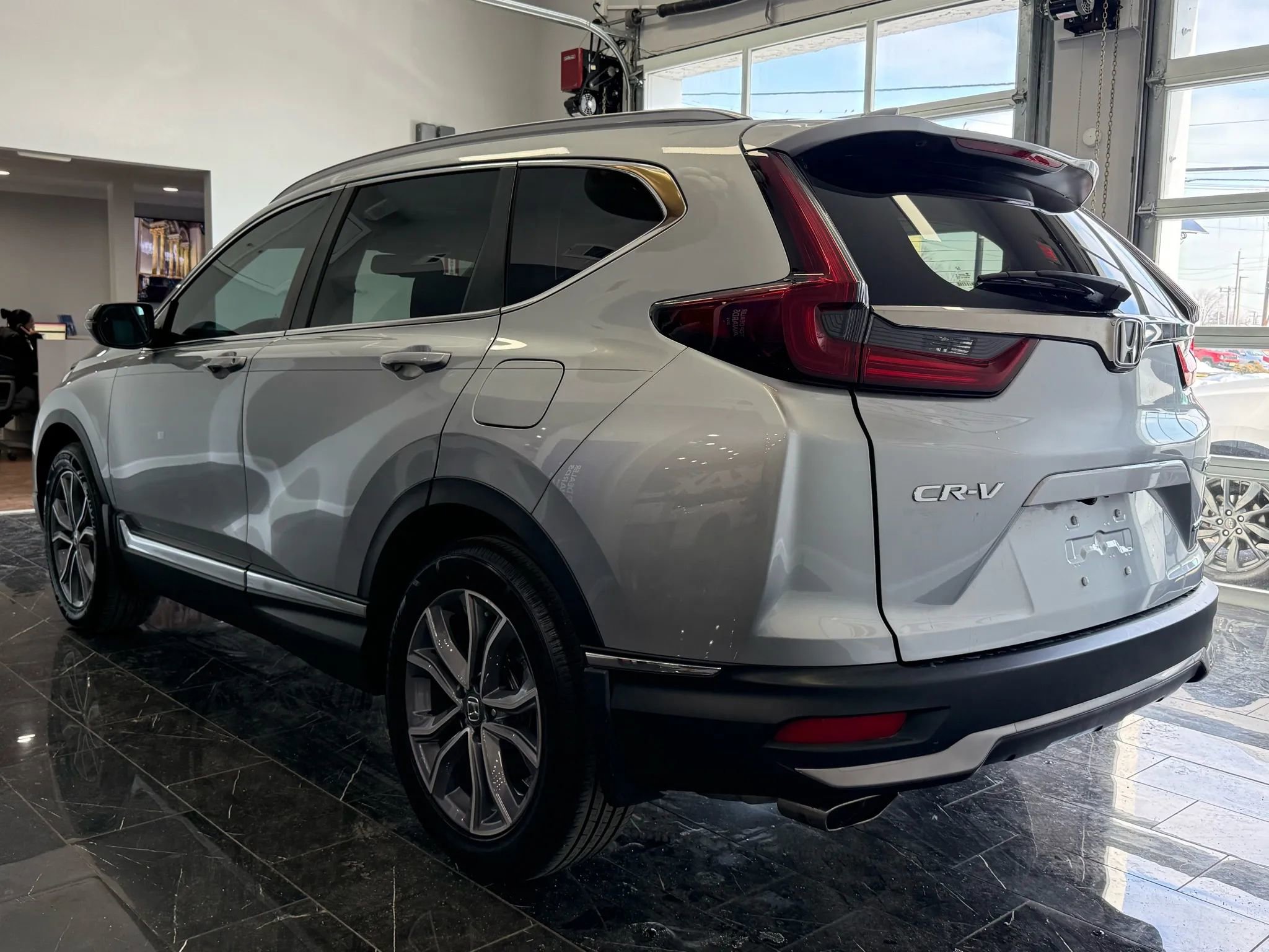 Used 2022 Honda CR-V Touring image 4