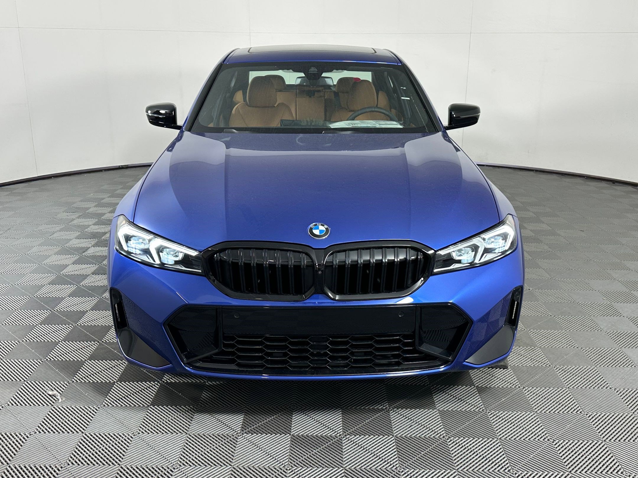Used 2026 BMW 330i Sedan w/ M Sport Package image 5