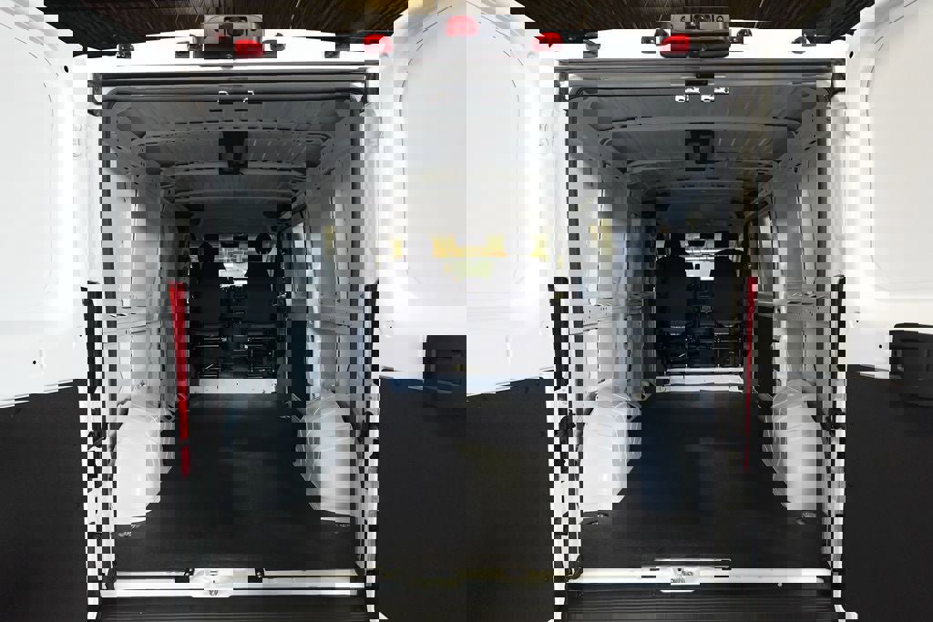 New 2024 RAM ProMaster 2500 w/ Quick Order Package 22G SLT image 24