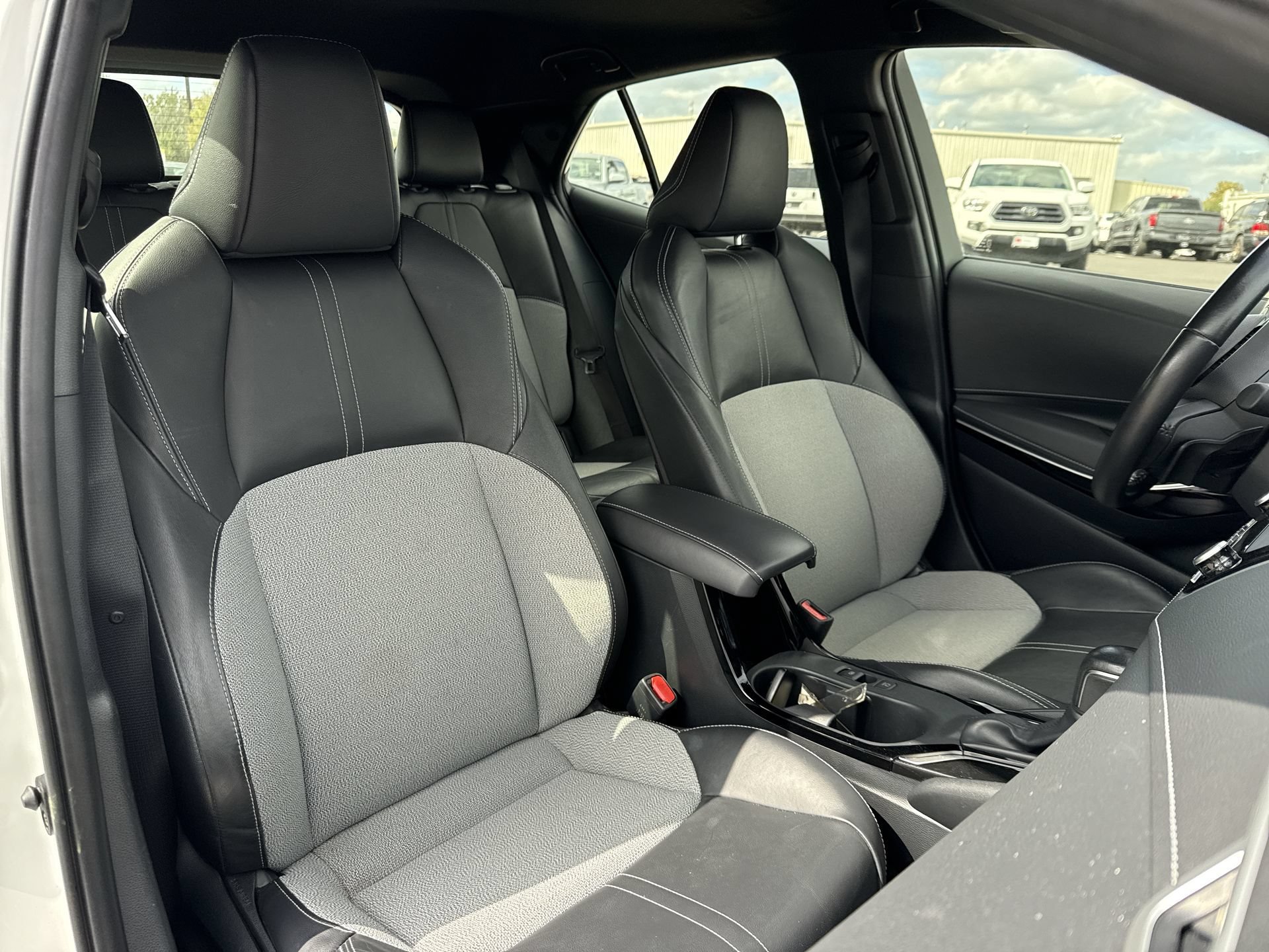 Certified 2025 Toyota Corolla XSE FWD image 25