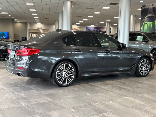Used 2019 BMW 530e w/ M Sport Package image 3