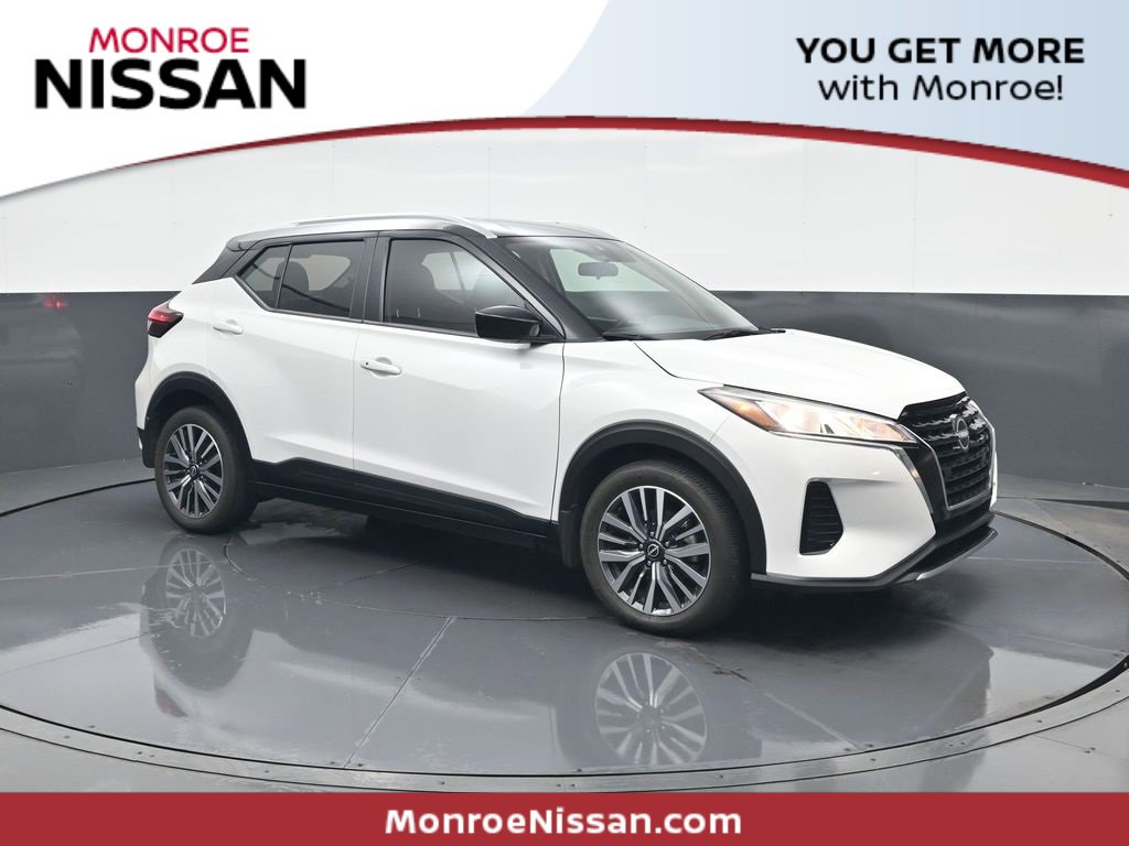 Used 2024 Nissan Kicks SV image 1