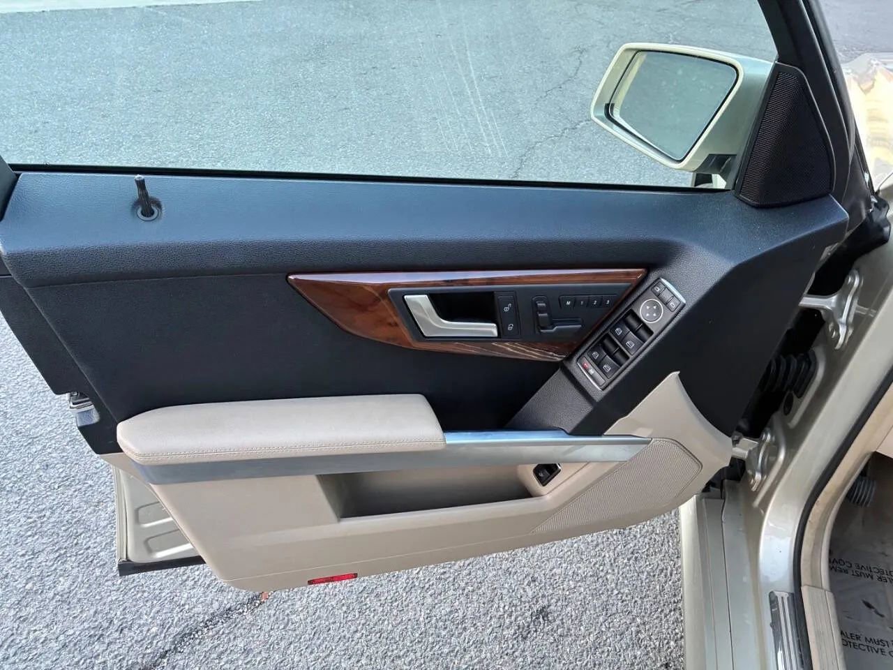 Used 2012 Mercedes-Benz GLK 350 4MATIC image 30