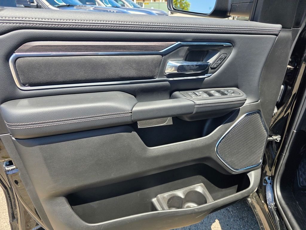 New 2026 RAM 1500 Laramie w/ Sport Appearance Package AWD/4WD image 8
