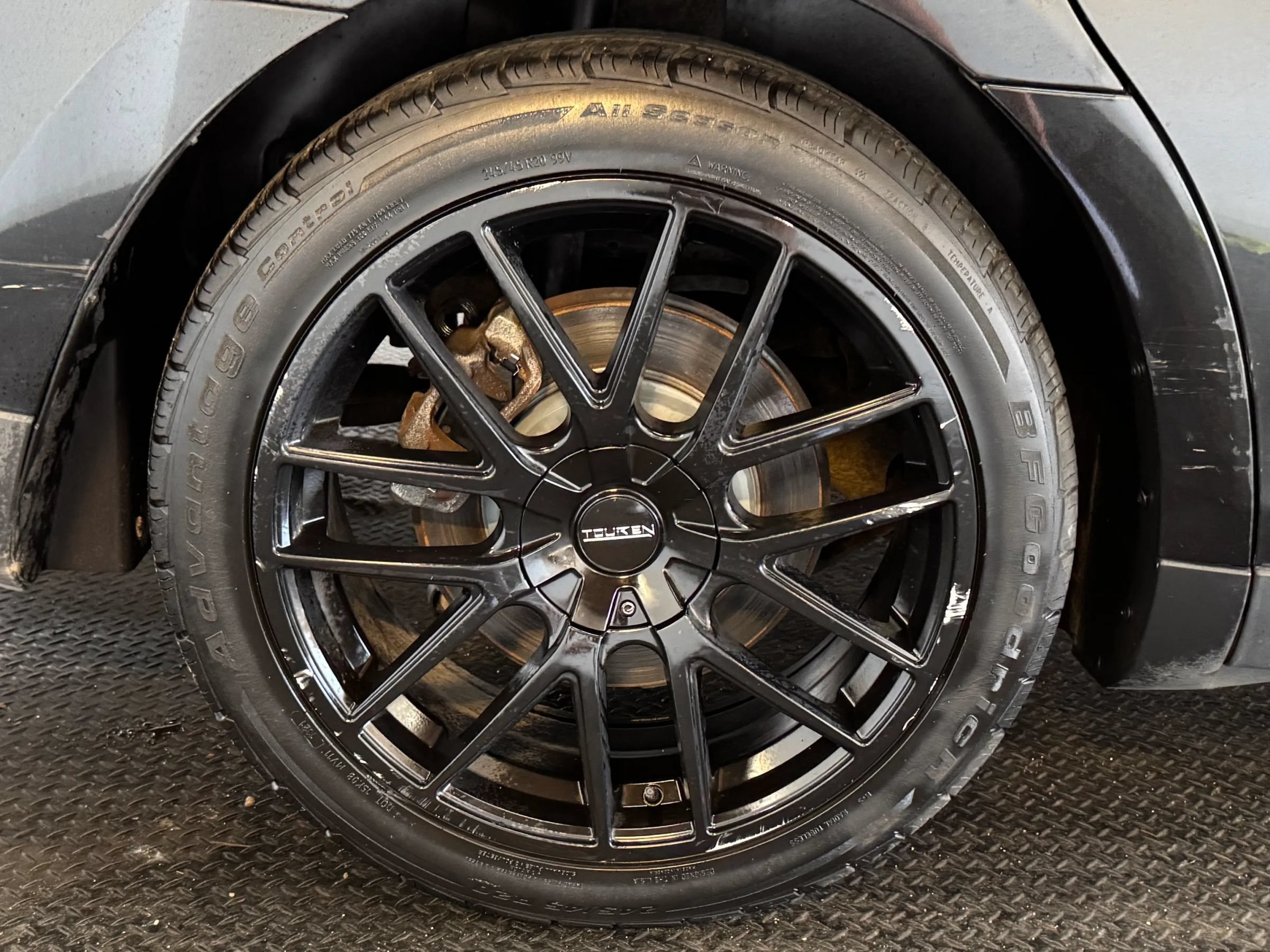 Used 2013 Ford Taurus Limited FWD image 8