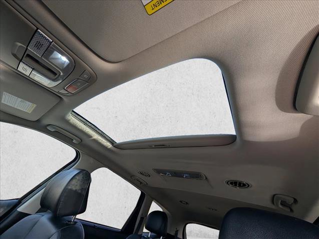 Used 2023 Kia Telluride EX w/ EX Captain's Chair Package image 15