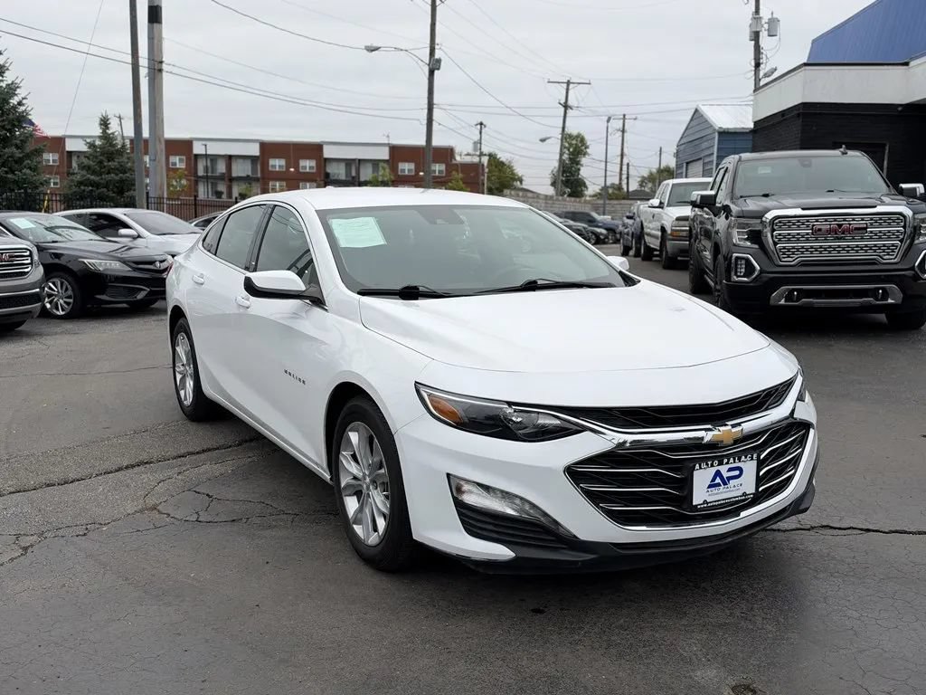 Used 2024 Chevrolet Malibu LT FWD image 3