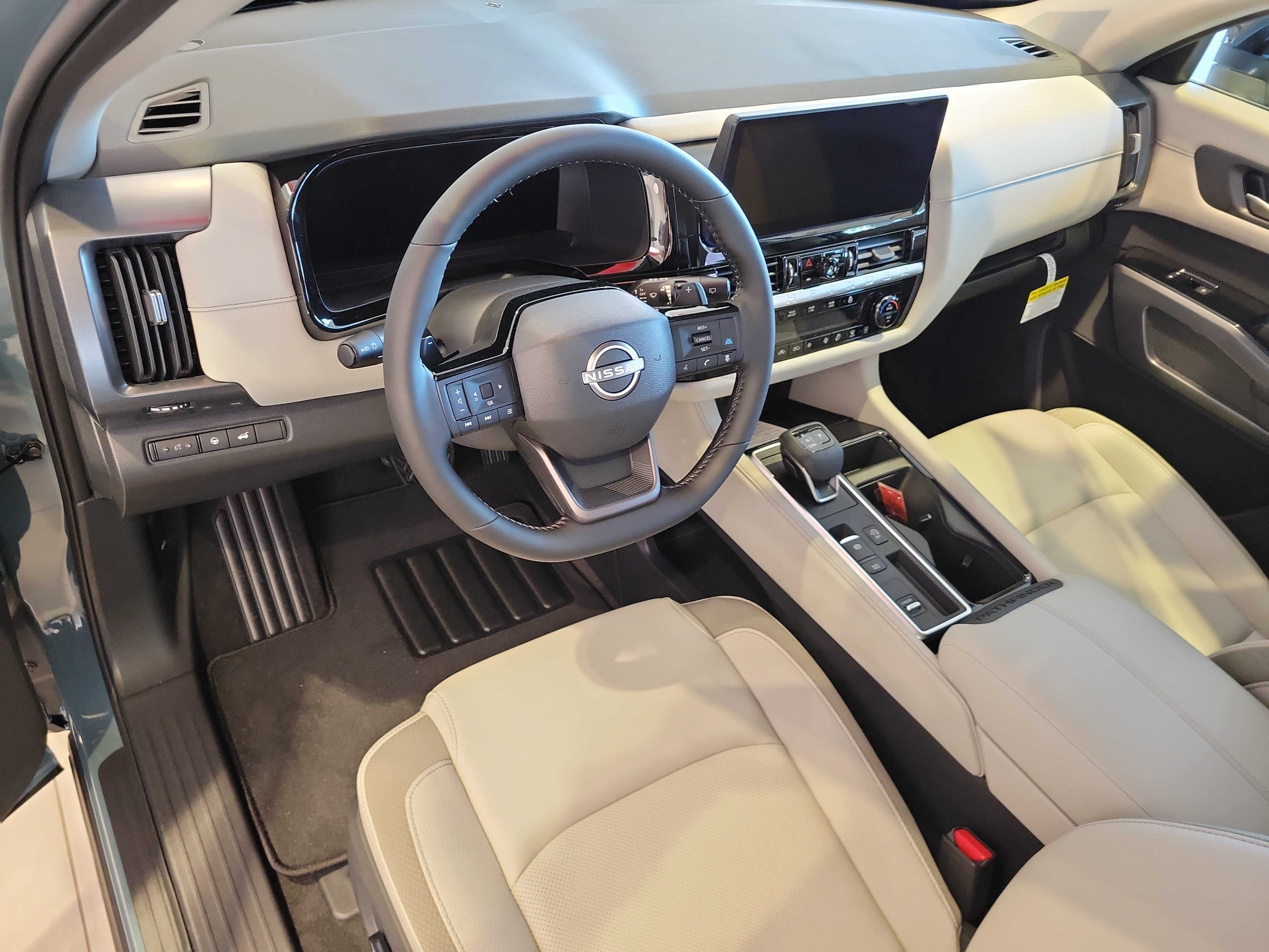 New 2026 Nissan Pathfinder SL FWD image 8