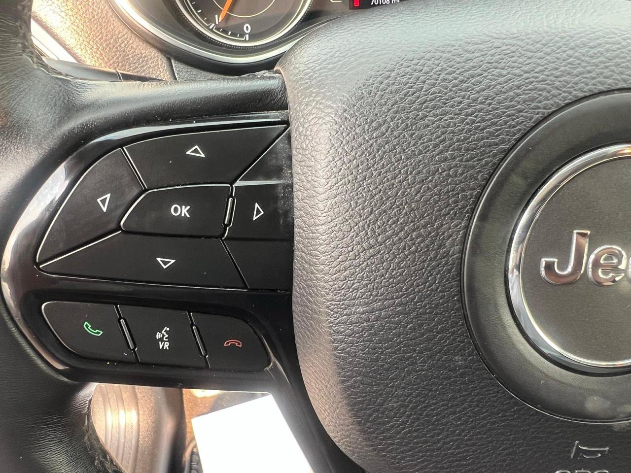 Used 2019 Jeep Cherokee Latitude Plus AWD/4WD image 17