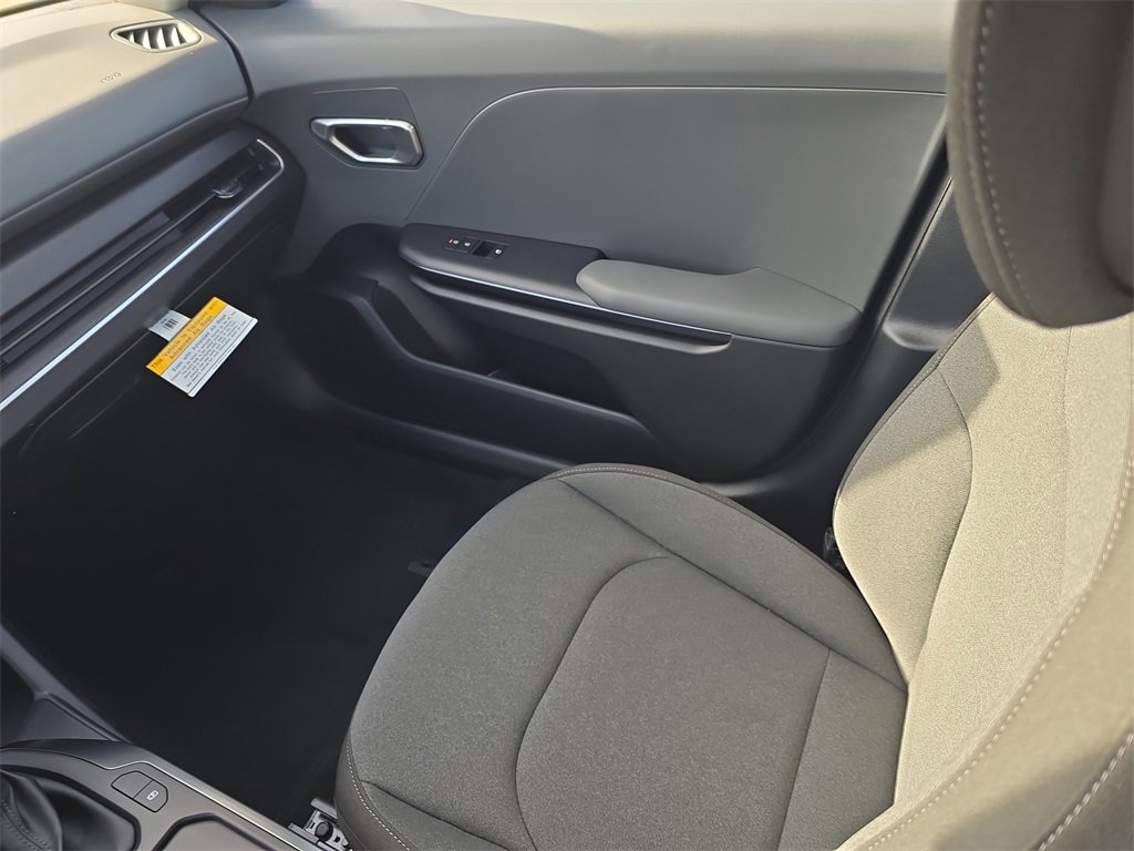 New 2025 Kia K4 LXS image 17