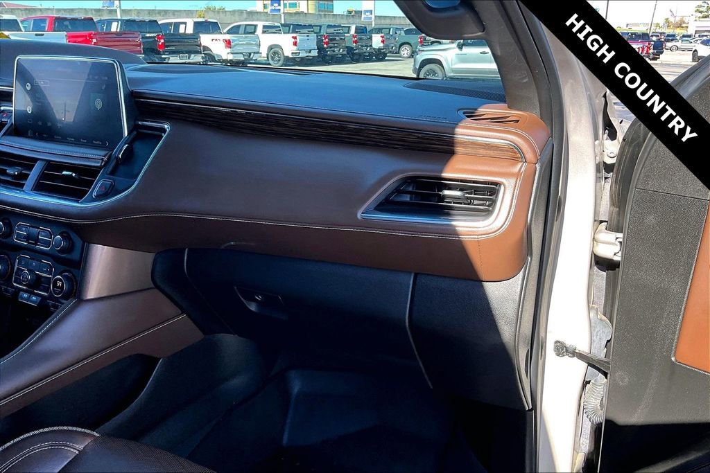 Used 2022 Chevrolet Suburban High Country AWD/4WD image 26