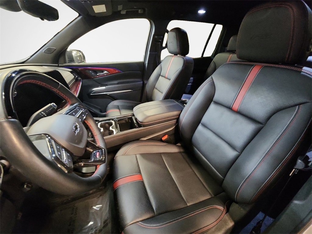Certified 2024 Chevrolet Traverse RS w/ LPO, Floor Liner Package image 12