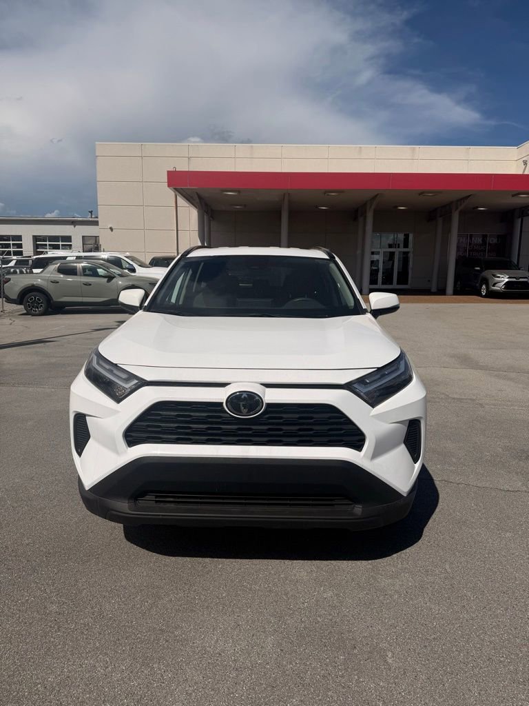 Used 2025 Toyota RAV4 XLE image 3