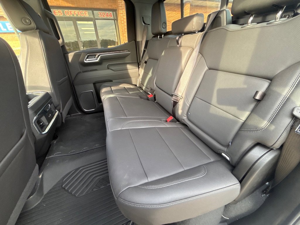 Used 2025 Chevrolet Silverado 1500 LTZ w/ LTZ Premium Package image 17