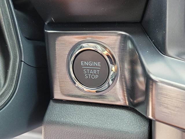New 2026 Ford F250 Lariat w/ Black Appearance Package AWD/4WD image 17
