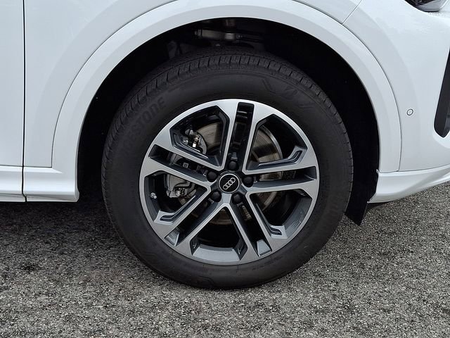 Used 2025 Audi Q5 Premium w/ Convenience Package AWD/4WD image 8