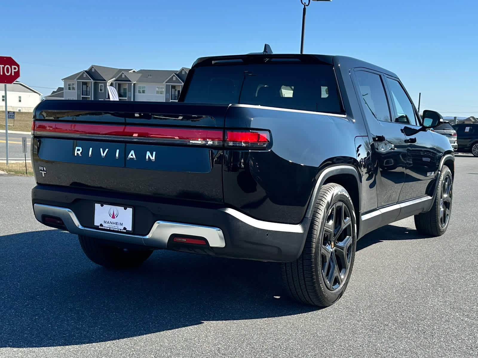 Used 2023 Rivian R1T Adventure image 6