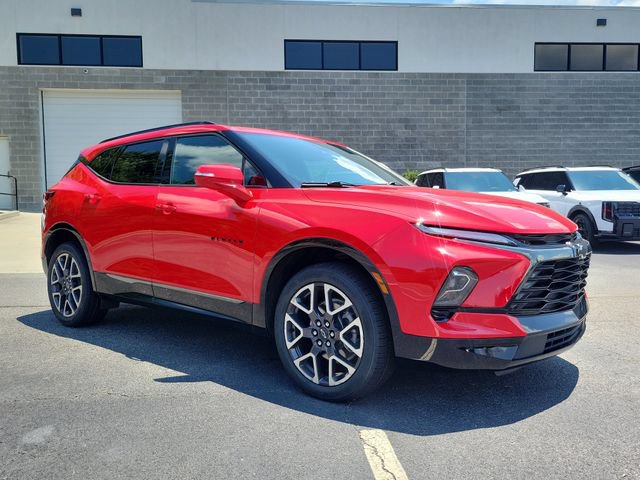 Used 2023 Chevrolet Blazer RS FWD image 3