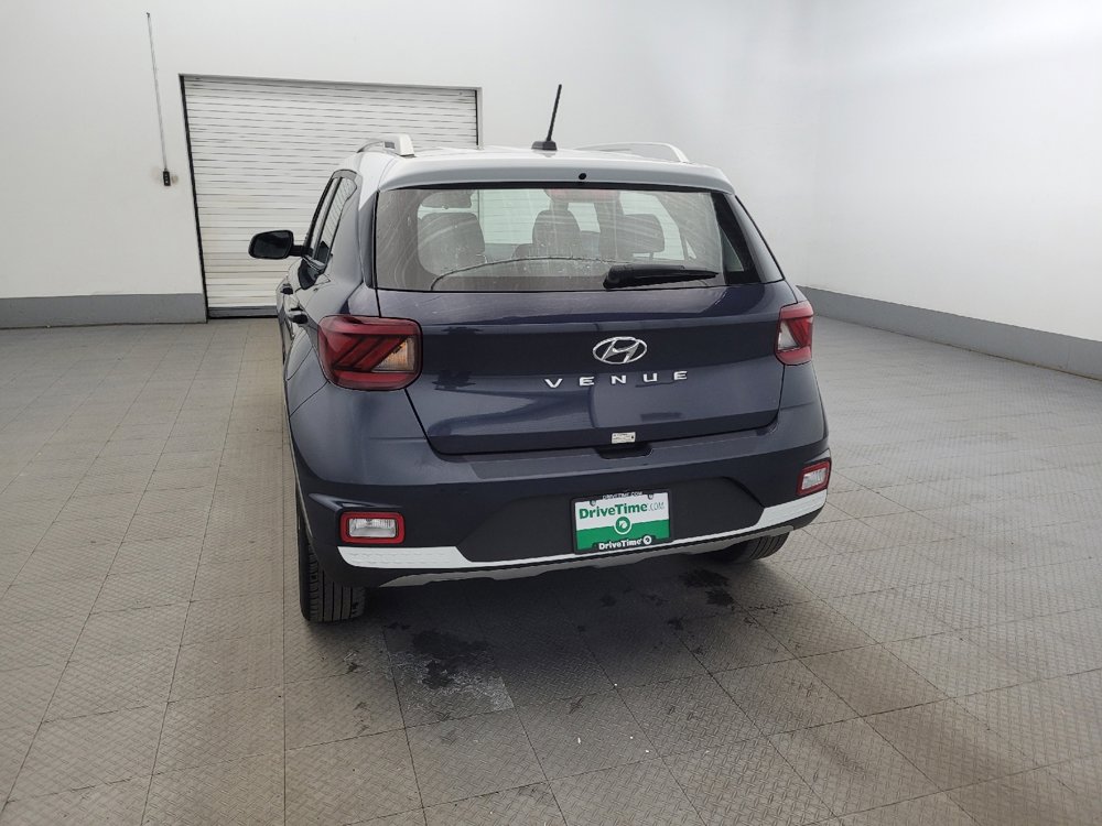 Used 2024 Hyundai Venue Limited image 6