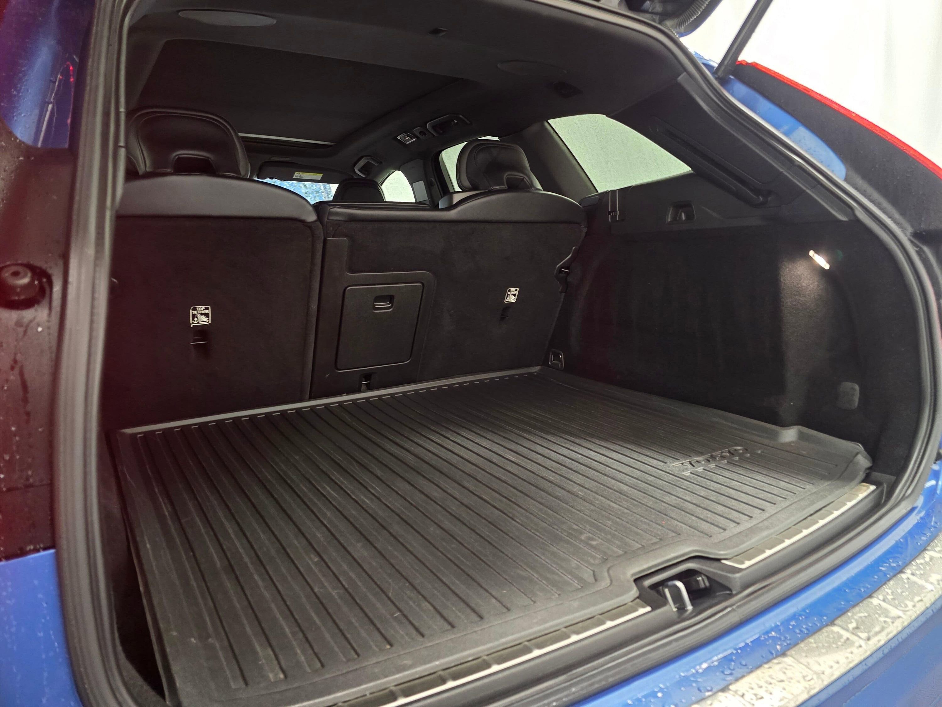 Used 2021 Volvo XC60 T5 R-Design w/ Protection Package Premier AWD/4WD image 21