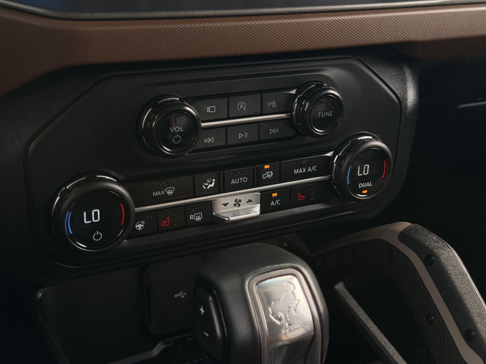 Used 2024 Ford Bronco Outer Banks AWD/4WD image 21