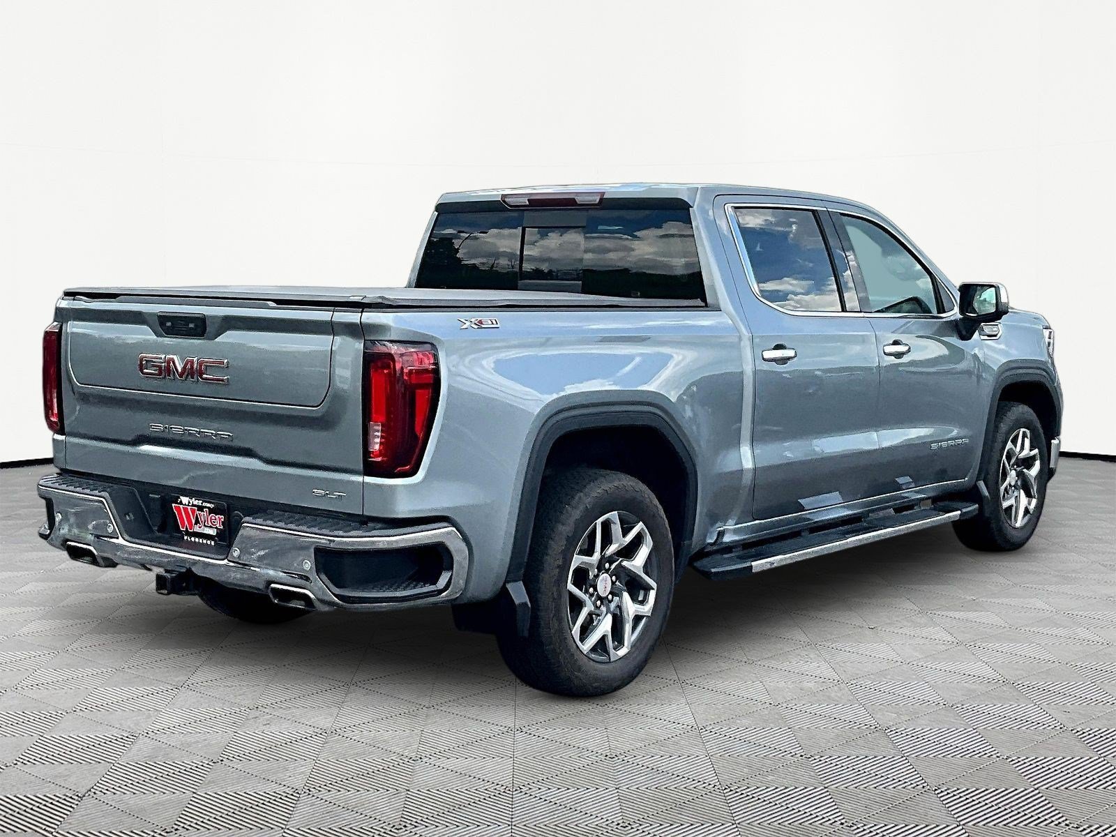 Used 2024 GMC Sierra 1500 SLT w/ SLT Premium Plus Package AWD/4WD image 6