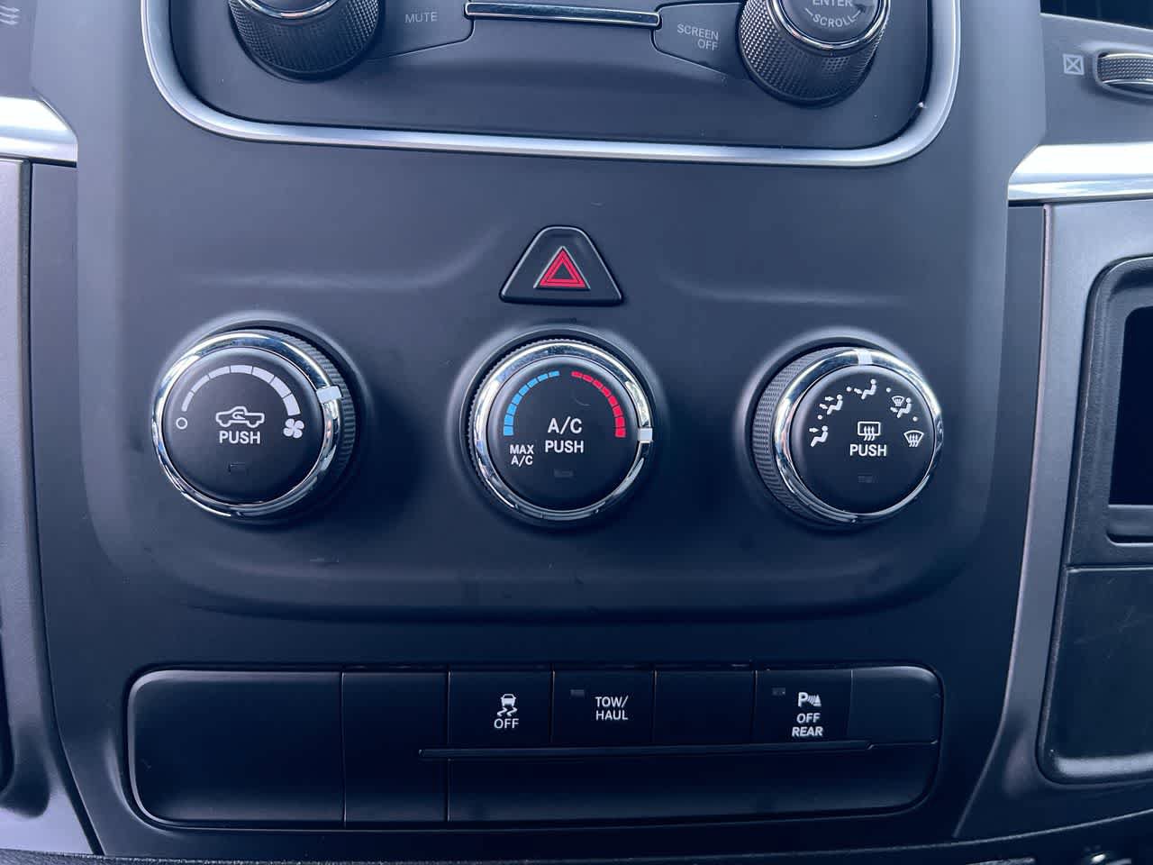 Used 2024 RAM 1500 Warlock AWD/4WD image 19