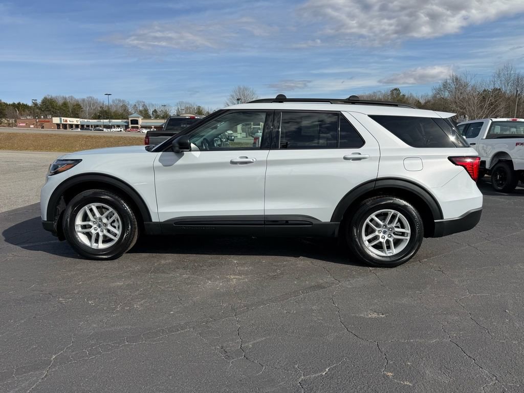 Used 2026 Ford Explorer Active w/ Active Comfort Package RWD image 7