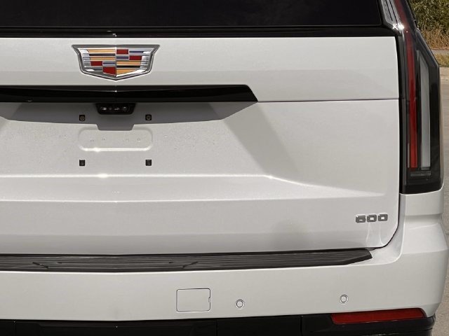 New 2026 Cadillac Escalade ESV Sport w/ Touring Package AWD/4WD image 4