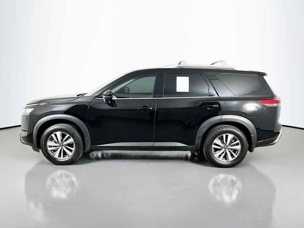 Used 2023 Nissan Pathfinder SL w/ Lighting Package (N92) FWD image 5