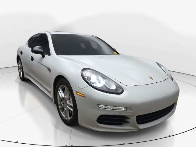 Used 2015 Porsche Panamera RWD image 4