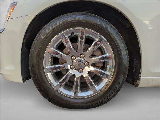 Used 2012 Chrysler 300 Limited image 13