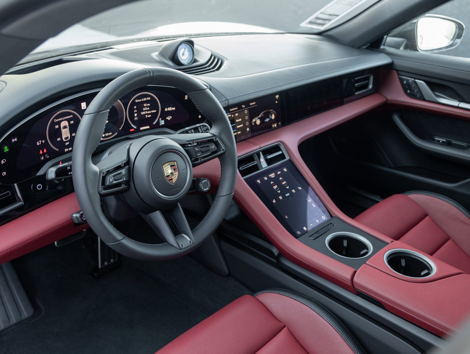 Certified 2025 Porsche Taycan 4 Cross Turismo image 4