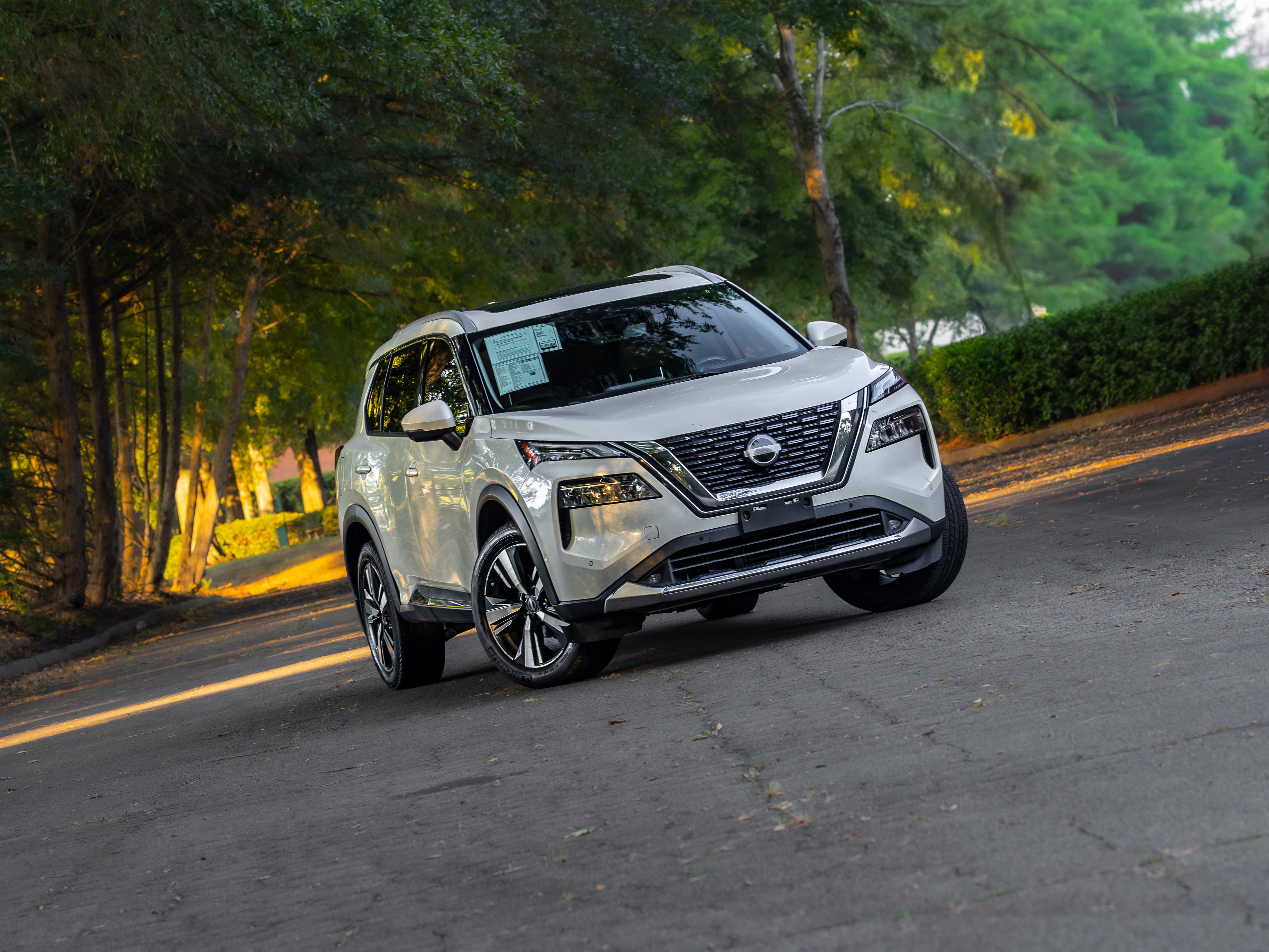 Used 2022 Nissan Rogue Platinum w/ Head-Up Display Package FWD image 17