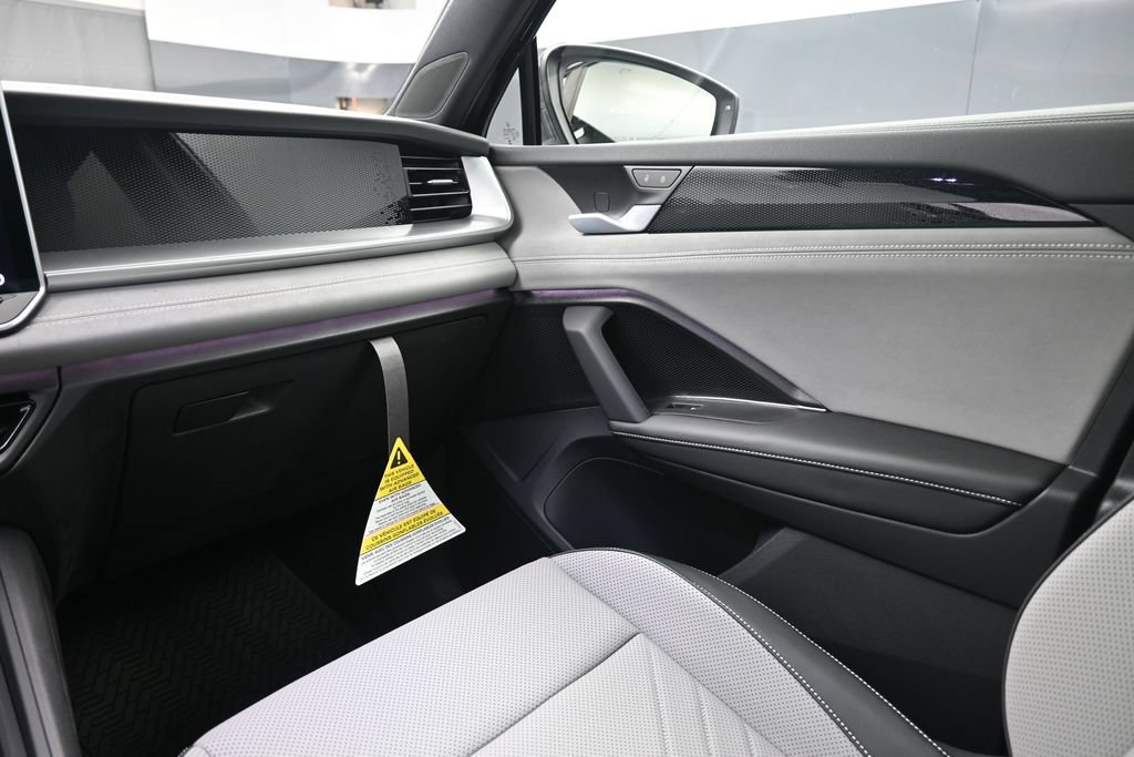 New 2026 Volkswagen Tiguan SE R-Line FWD image 26