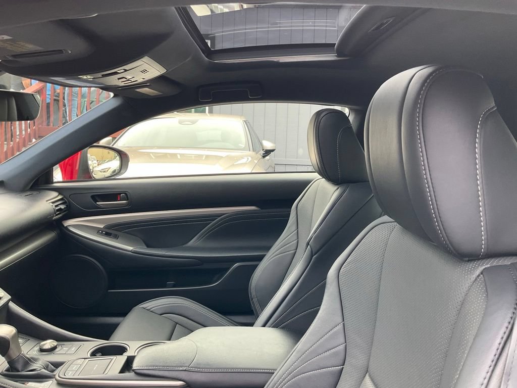 Used 2016 Lexus RC 200t RWD image 18