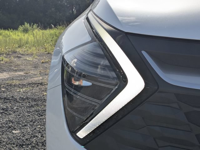 Certified 2025 Kia Sportage LX FWD image 10