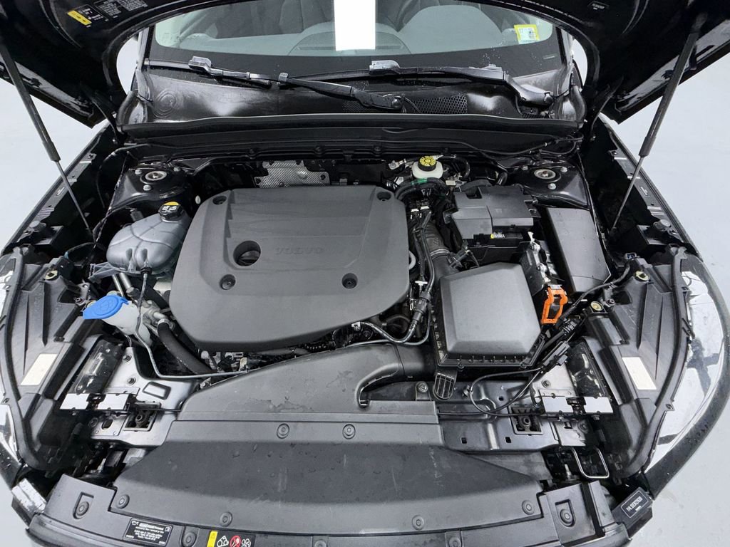 Used 2024 Volvo XC40 B5 Plus w/ Climate Package AWD/4WD image 7