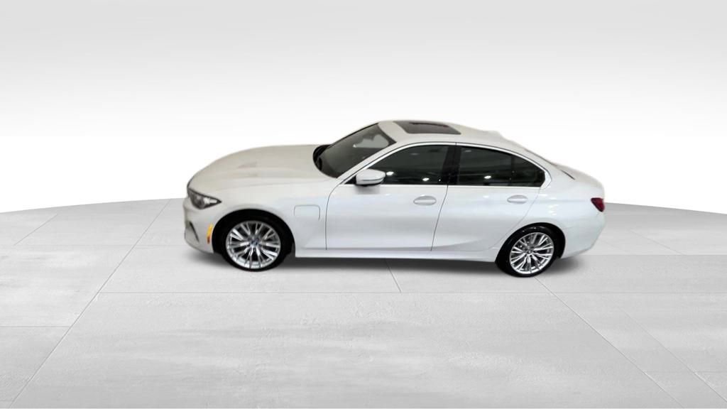 Used 2024 BMW 330e xDrive image 13