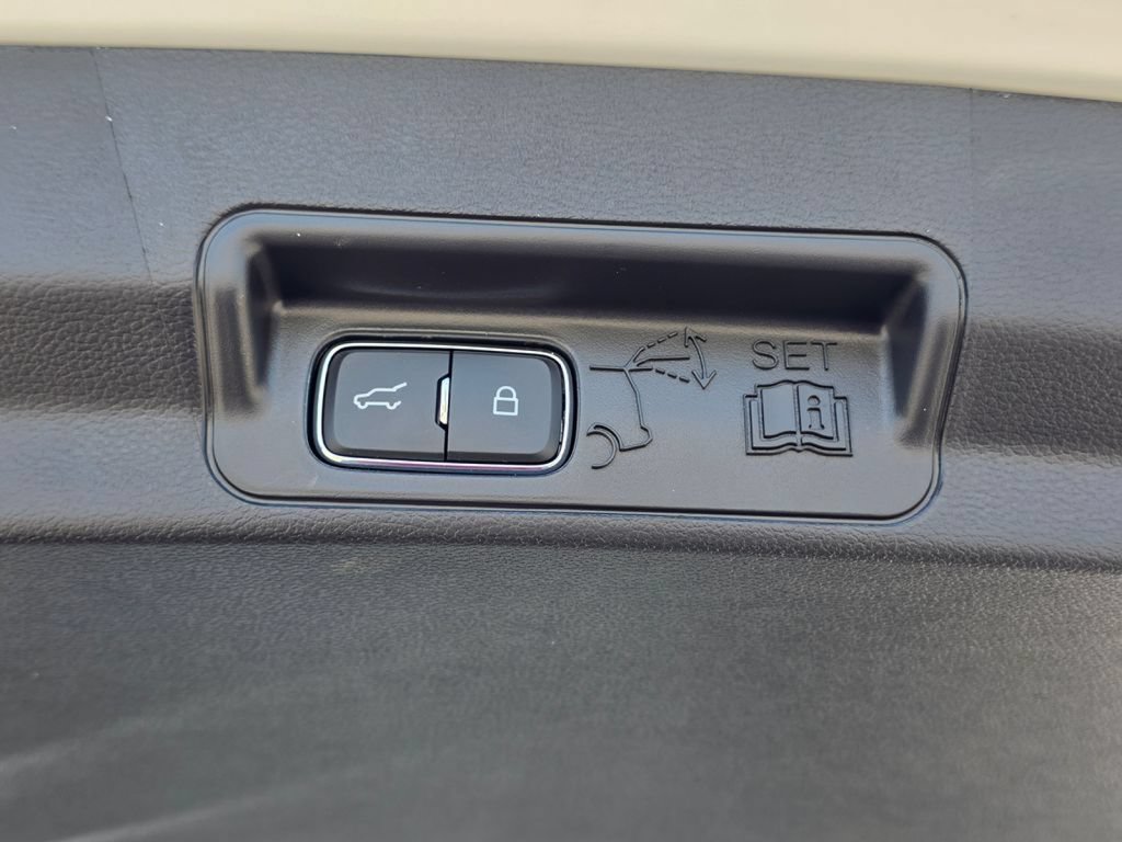 New 2025 Ford Explorer Active AWD/4WD image 26