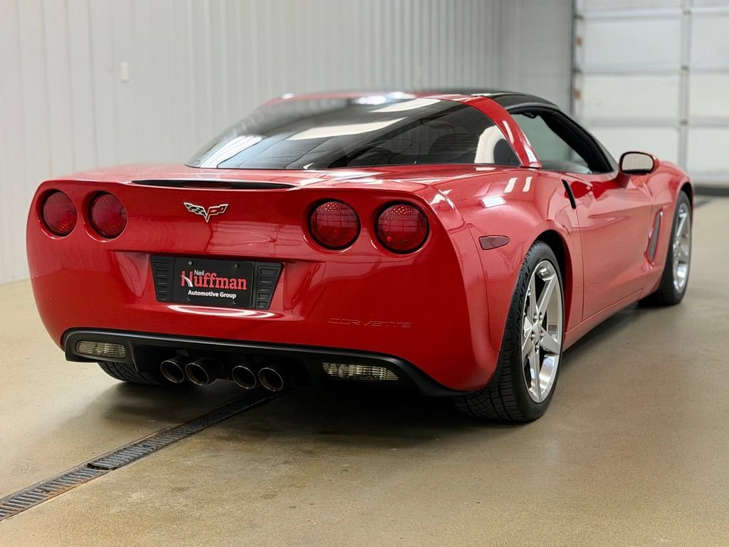 Used 2006 Chevrolet Corvette Coupe w/ Preferred Equipment Group RWD image 5