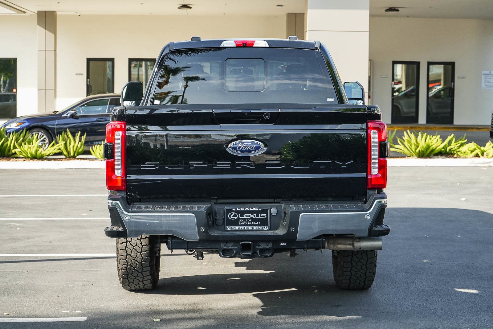 Used 2023 Ford F250 Lariat w/ Lariat Ultimate Package AWD/4WD image 5