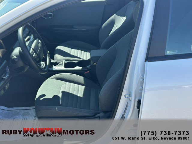 Used 2025 Kia K4 EX image 11