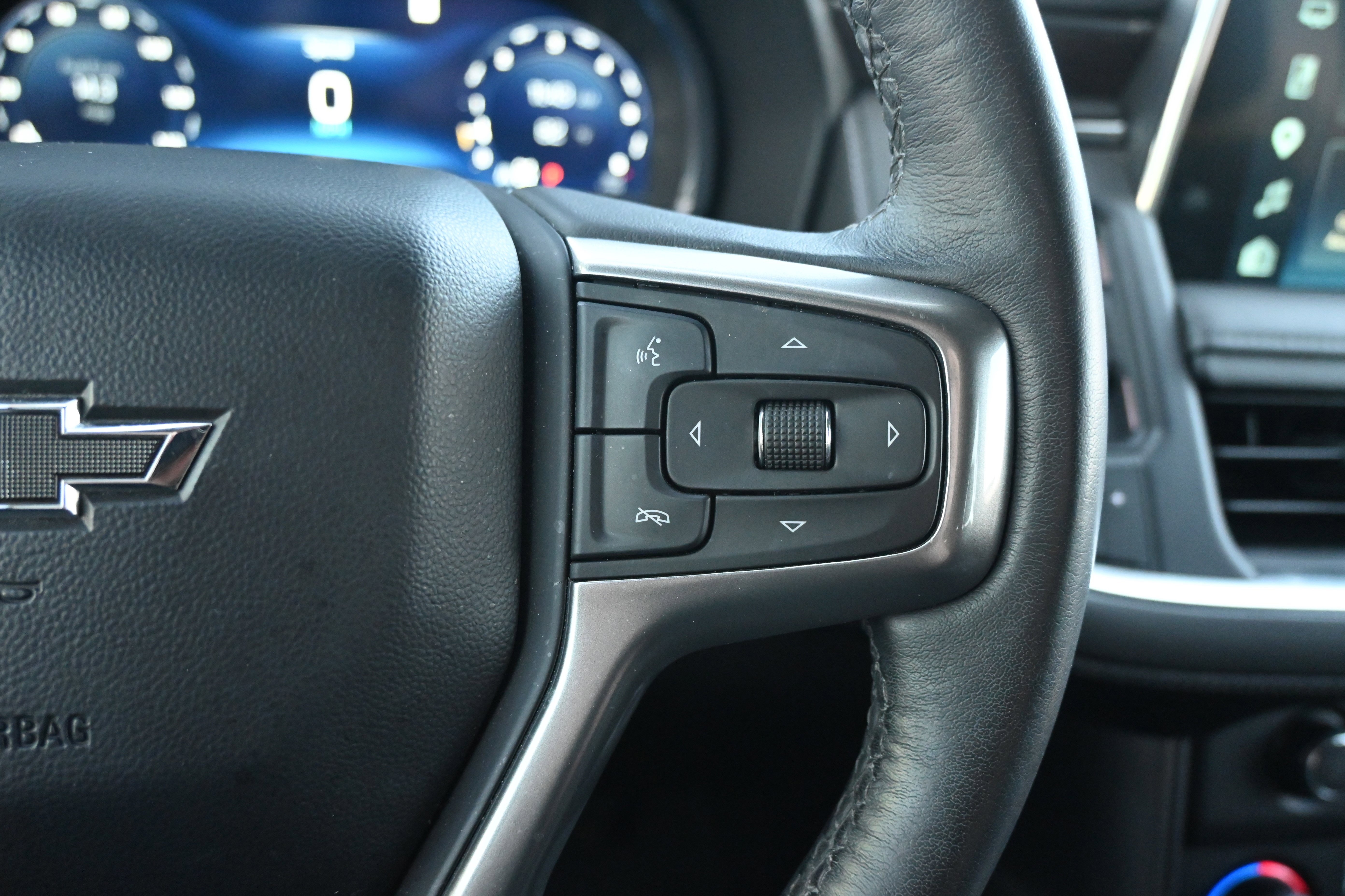 Used 2022 Chevrolet Tahoe Z71 w/ Luxury Package AWD/4WD image 18