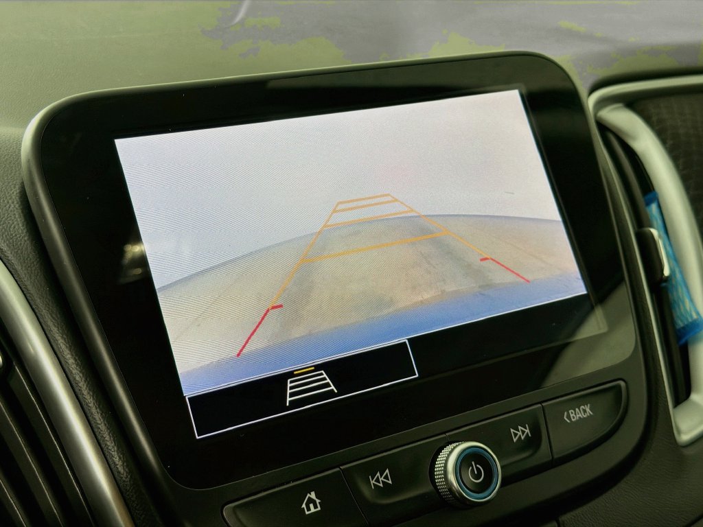 Used 2025 Chevrolet Malibu LS FWD image 14