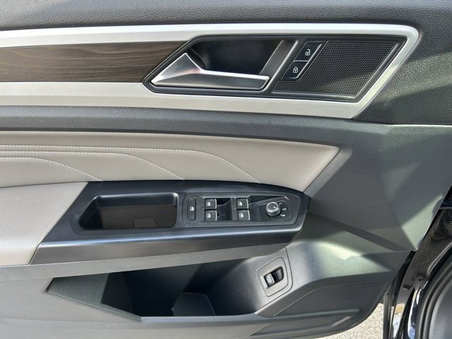 Used 2021 Volkswagen Atlas SE image 12