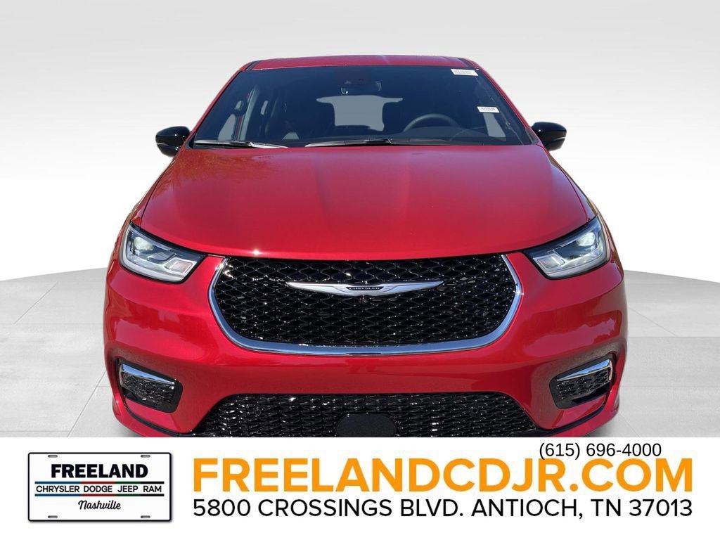 New 2026 Chrysler Pacifica Select image 8